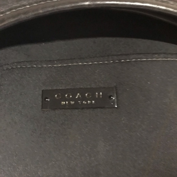 Round Coach - Picture 3 of 6
